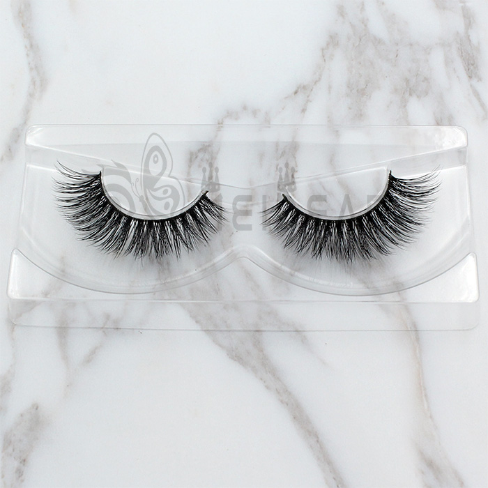 Mink eyelashes extensions